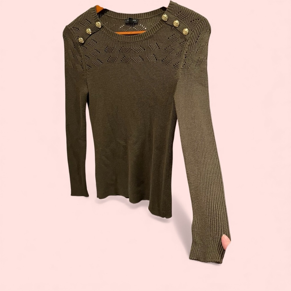 Cute olive crochet top gold accent button sweater Talbots